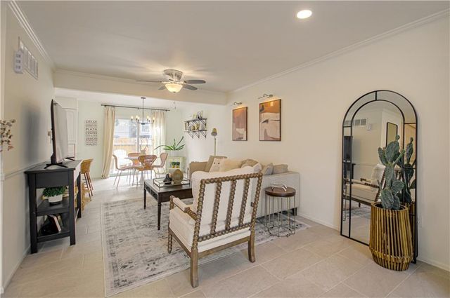 6739 W 108th Terrace, Overland Park, KS 66211