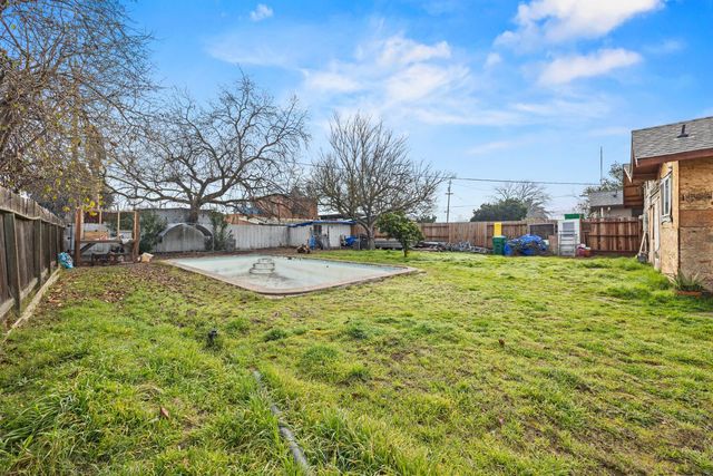 1816 N Sierra Nevada St, Stockton, CA 95205