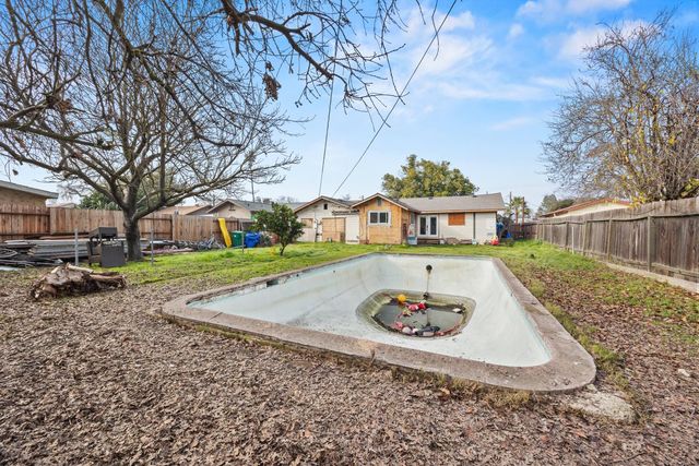 1816 N Sierra Nevada St, Stockton, CA 95205