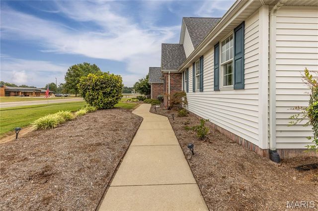 511 W Lindenwood Avenue, Sikeston, MO 63801