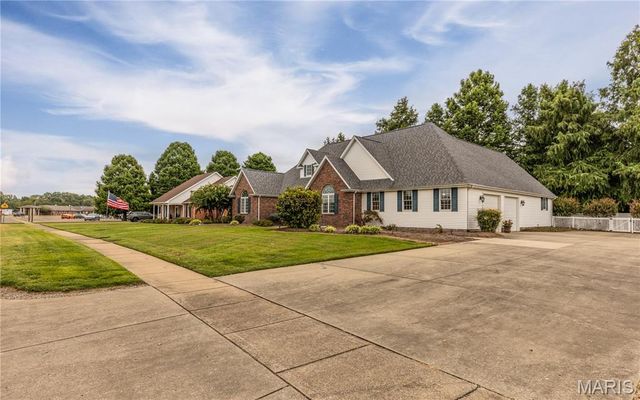 511 W Lindenwood Avenue, Sikeston, MO 63801