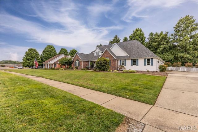 511 W Lindenwood Avenue, Sikeston, MO 63801