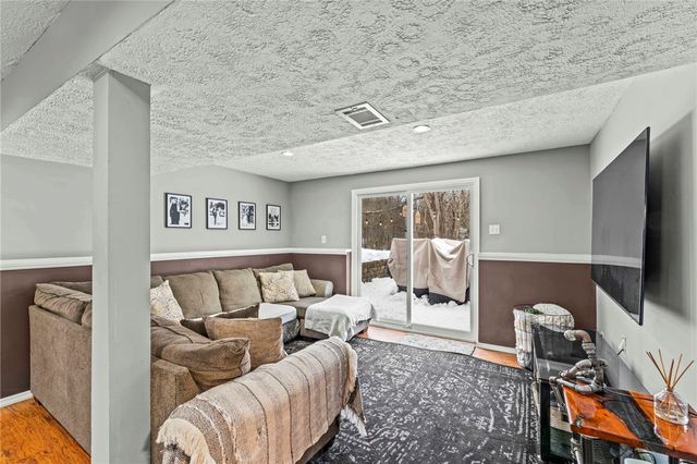 1649 Cordwell Dr., South Park, PA 15129