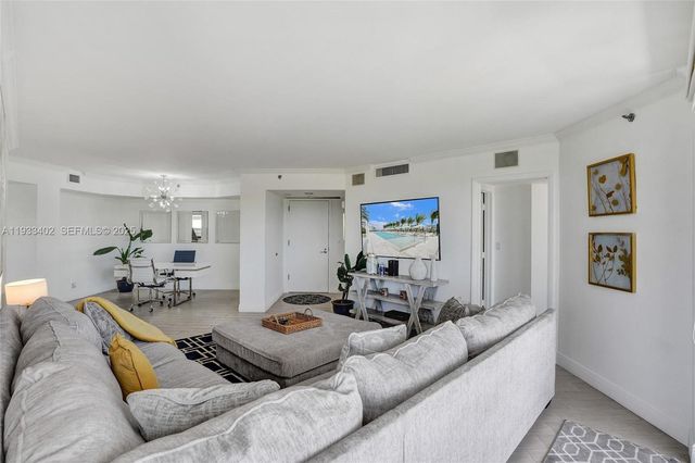 1000 E Island Blvd 503, Aventura, FL 33160