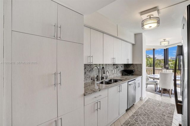 1000 E Island Blvd 503, Aventura, FL 33160