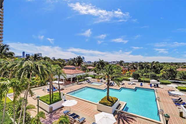 1000 E Island Blvd 503, Aventura, FL 33160