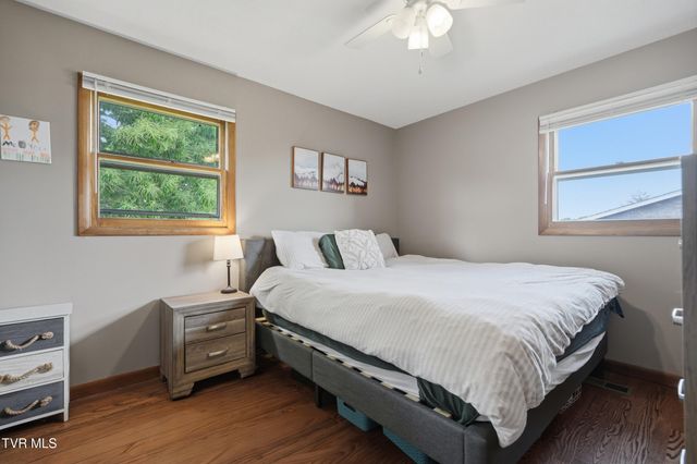 2911 Russum Avenue, Johnson City, TN 37604
