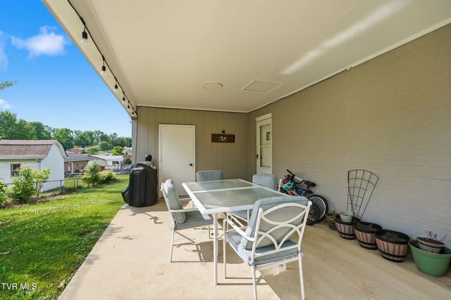 2911 Russum Avenue, Johnson City, TN 37604
