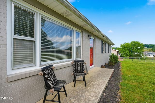 2911 Russum Avenue, Johnson City, TN 37604