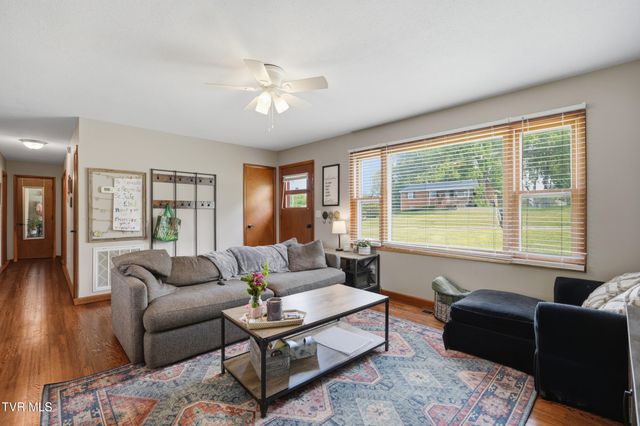 2911 Russum Avenue, Johnson City, TN 37604