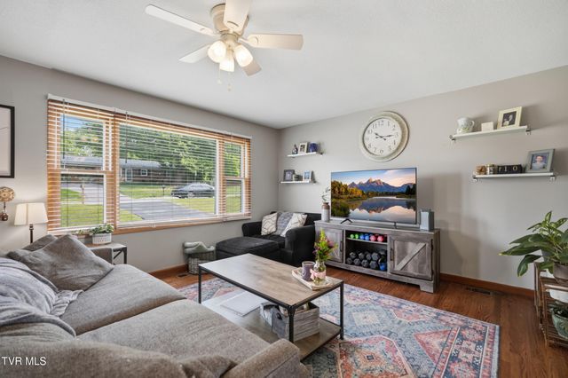 2911 Russum Avenue, Johnson City, TN 37604