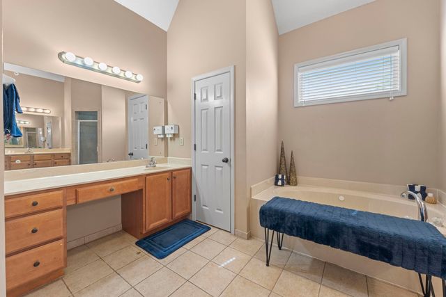 8717 BRUNSWICK FARMS DR, Bartlett, TN 38002