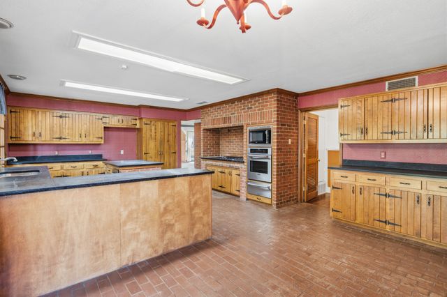 706 Sahara Drive, Greenville, TX 75402