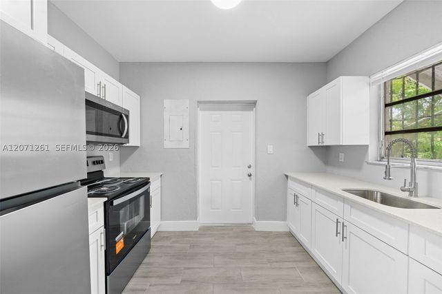 1227 NW 27th St 1227, Miami, FL 33142
