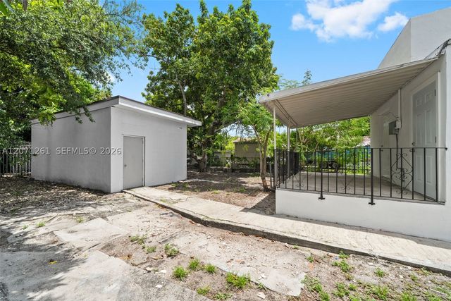 1227 NW 27th St 1227, Miami, FL 33142