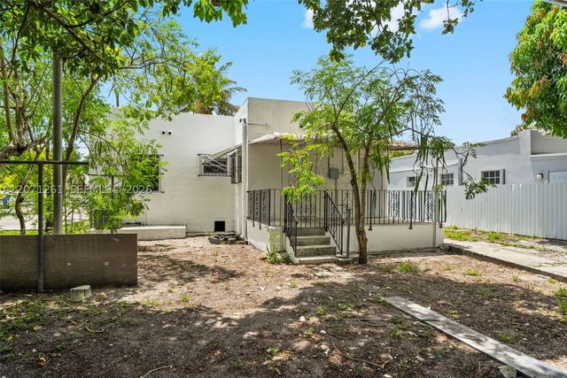 1227 NW 27th St 1227, Miami, FL 33142