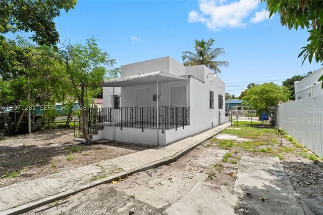 1227 NW 27th St 1227, Miami, FL 33142