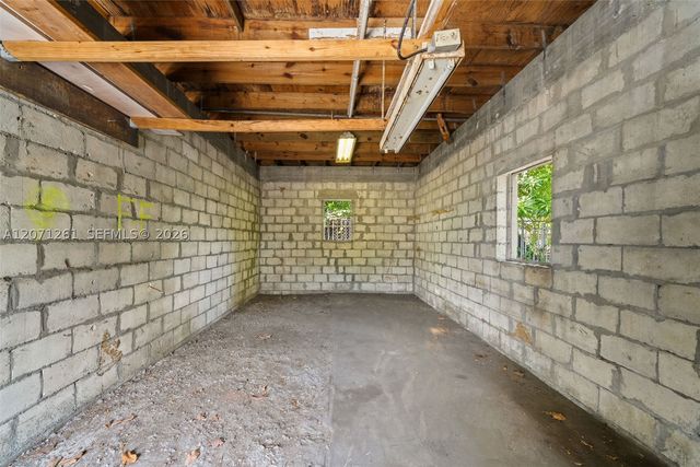 1227 NW 27th St 1227, Miami, FL 33142