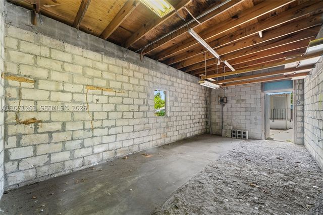 1227 NW 27th St 1227, Miami, FL 33142