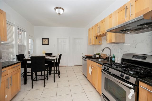 122 Brook Rd 2, Quincy, MA 02169
