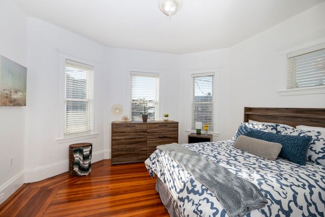 122 Brook Rd 2, Quincy, MA 02169