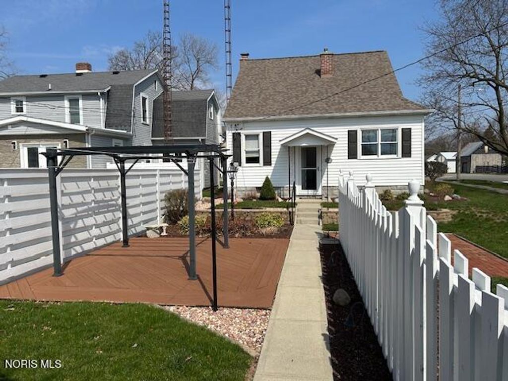 148 E Lynn Street, Edgerton, OH 43517