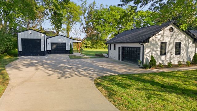 301 Rosebrook Dr, Gallatin, TN 37066
