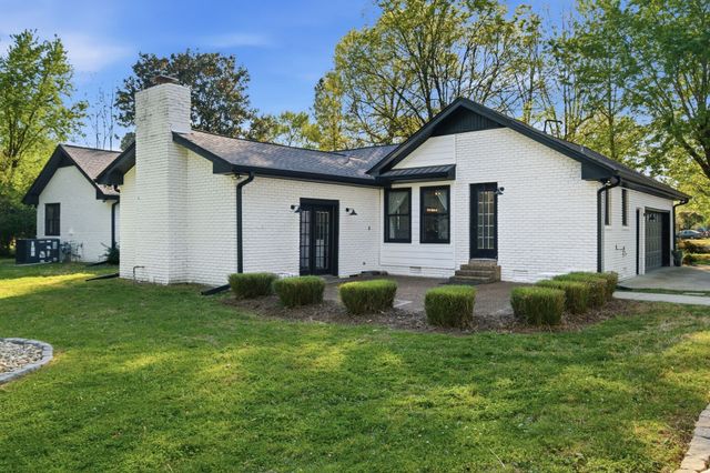 301 Rosebrook Dr, Gallatin, TN 37066