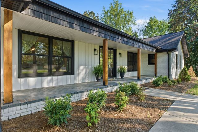301 Rosebrook Dr, Gallatin, TN 37066