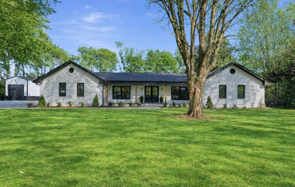 301 Rosebrook Dr, Gallatin, TN 37066