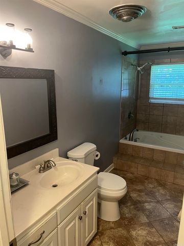 4413 N LOCUST ST, North Little Rock, AR 72116