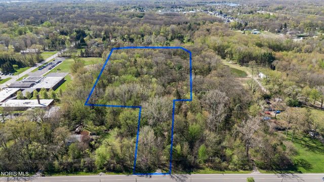 7703 Dorr Street, Toledo, OH 43617