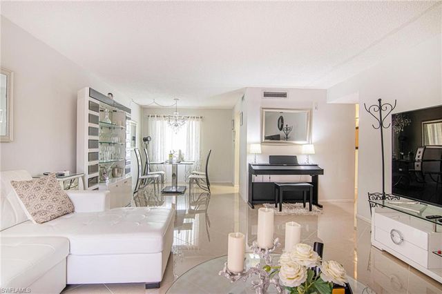 2366 E Mall DR 414, Fort Myers, FL 33901