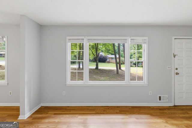 5657 Mountainbrooke Court, Stone Mountain, GA 30087