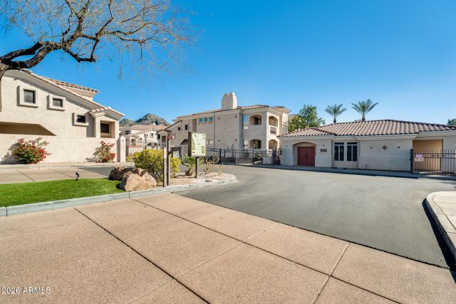 1747 E NORTHERN Avenue 117, Phoenix, AZ 85020