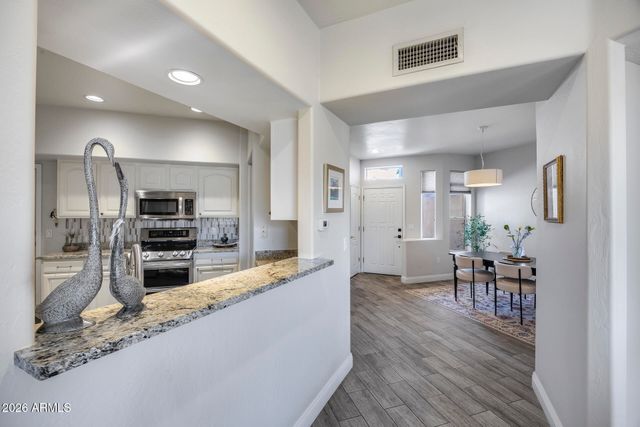 1747 E NORTHERN Avenue 117, Phoenix, AZ 85020