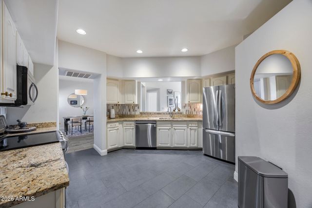 1747 E NORTHERN Avenue 117, Phoenix, AZ 85020