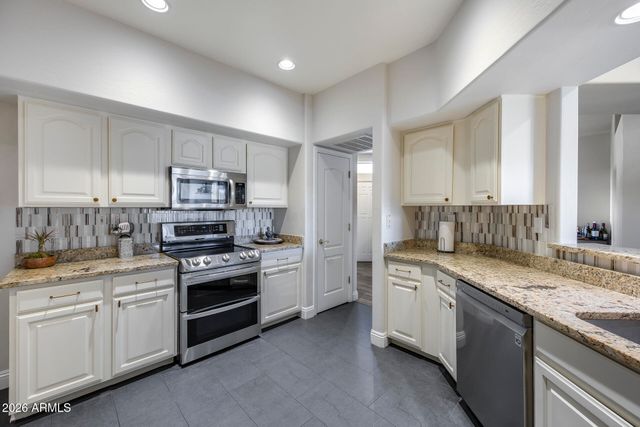 1747 E NORTHERN Avenue 117, Phoenix, AZ 85020