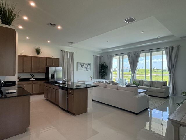 10231 SW Latium Way, Port St Lucie, FL 34987