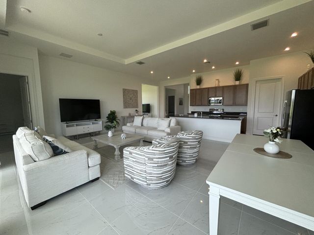 10231 SW Latium Way, Port St Lucie, FL 34987