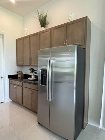 10231 SW Latium Way, Port St Lucie, FL 34987