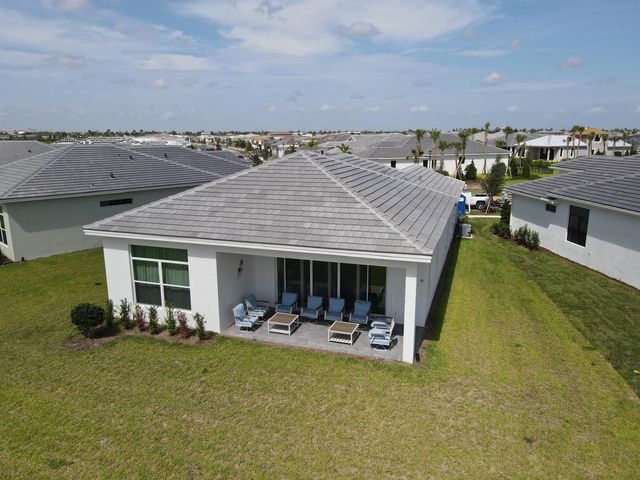 10231 SW Latium Way, Port St Lucie, FL 34987