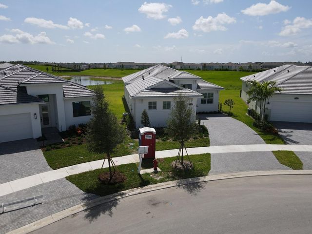 10231 SW Latium Way, Port St Lucie, FL 34987