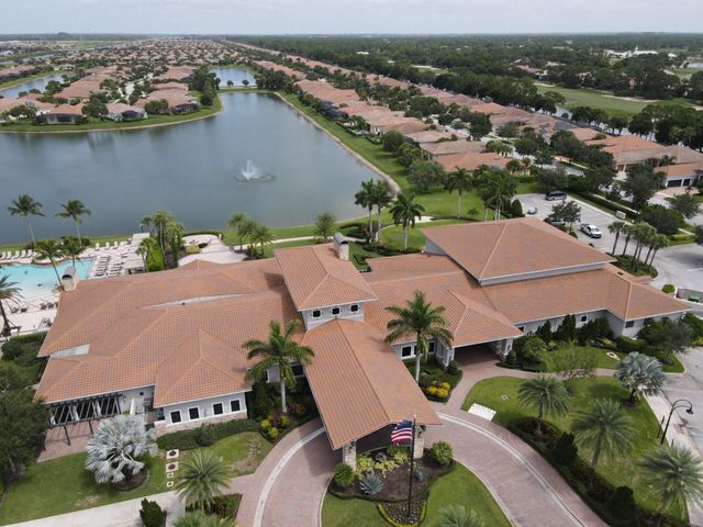 10231 SW Latium Way, Port St Lucie, FL 34987