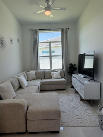 10231 SW Latium Way, Port St Lucie, FL 34987