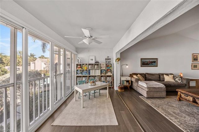 5633 Turtle Bay DR # 32, Naples, FL 34108