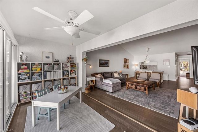 5633 Turtle Bay DR # 32, Naples, FL 34108