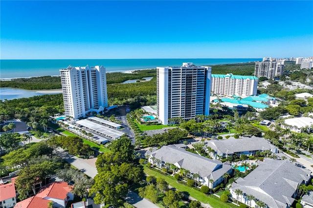 5633 Turtle Bay DR # 32, Naples, FL 34108