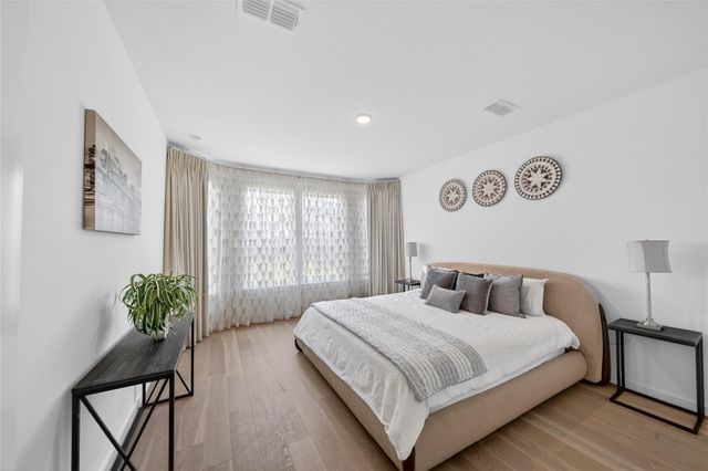 1303 Willow Walk Drive, Sienna Plantation, TX 77459
