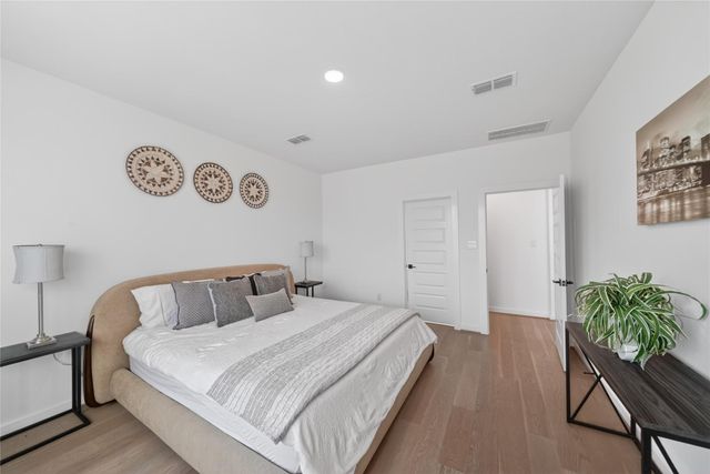 1303 Willow Walk Drive, Sienna Plantation, TX 77459
